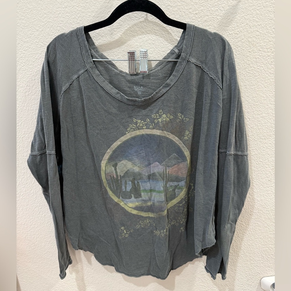 Billabong Charcoal Desert Graphic Long Sleeve Tee women’s M